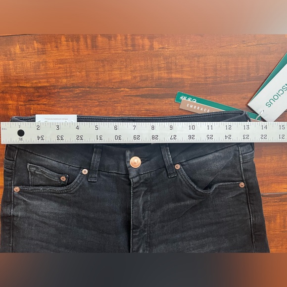 BERMUDA SHORTS
HIGH WAIST
BERMUDA - Picture 5 of 9